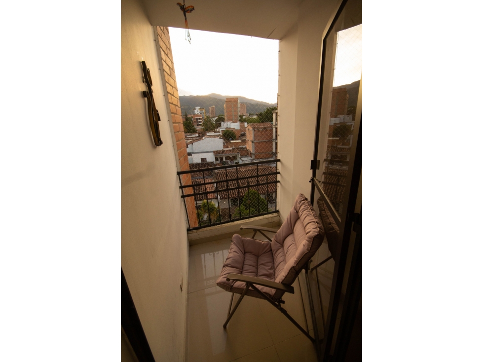 Se vende hermoso apartamento quinto piso con ascensor Simon Bolivar