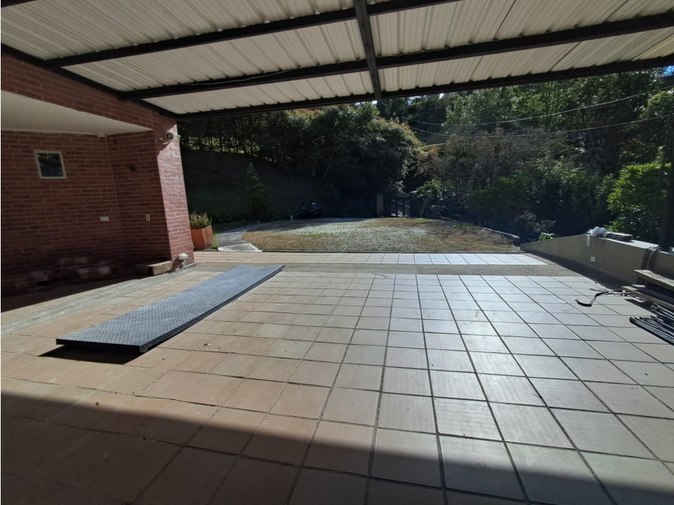 SE VENDE CASA EN SECTOR DE ENVIGADO EN ROBLEALTO — foto 2