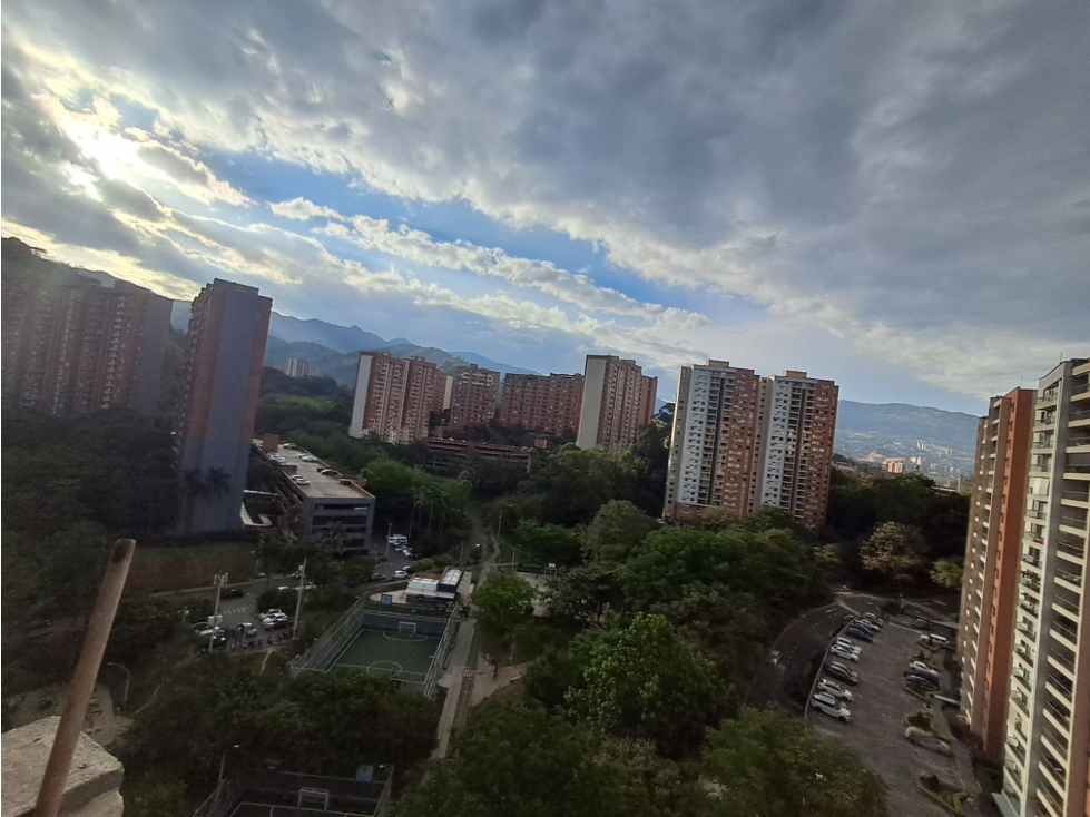 apartamento en arriendo en el sector de la loma de los bernal