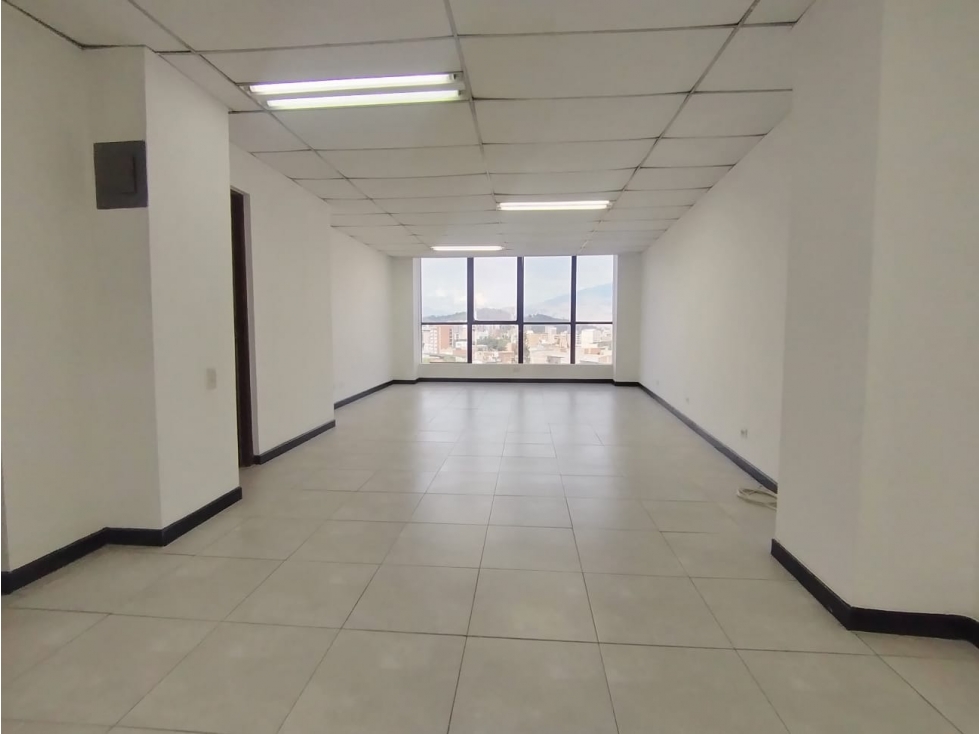 Oficina Sector Avenida Nutibara en Arriendo