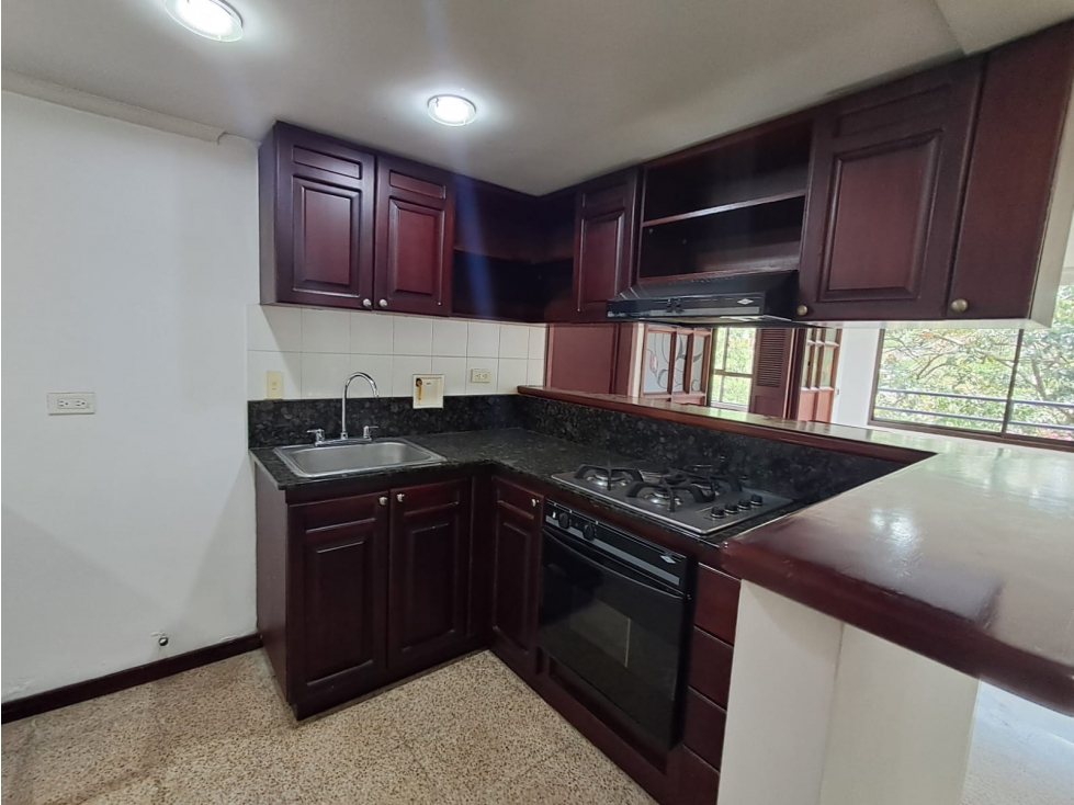 Apartaestudio en arriendo en patio bonito