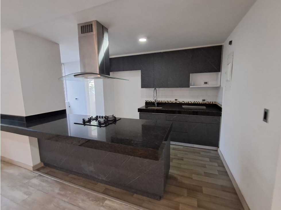 Apartamento en el tesoro en arriendo