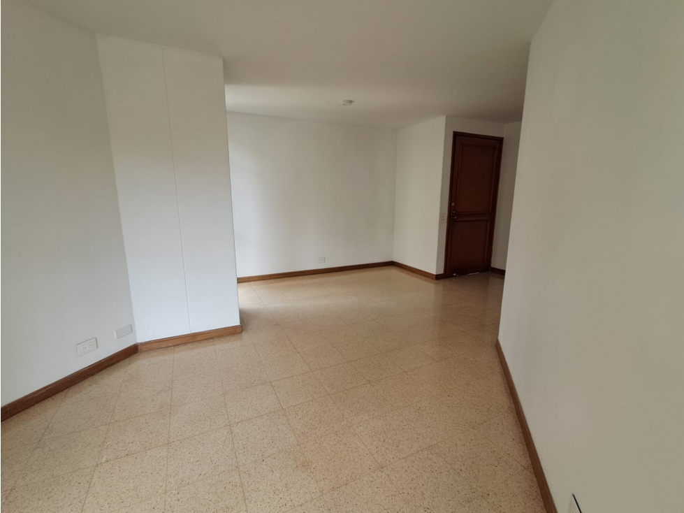 Apartamento en arriendo en la superior el poblado Medellín — foto 5