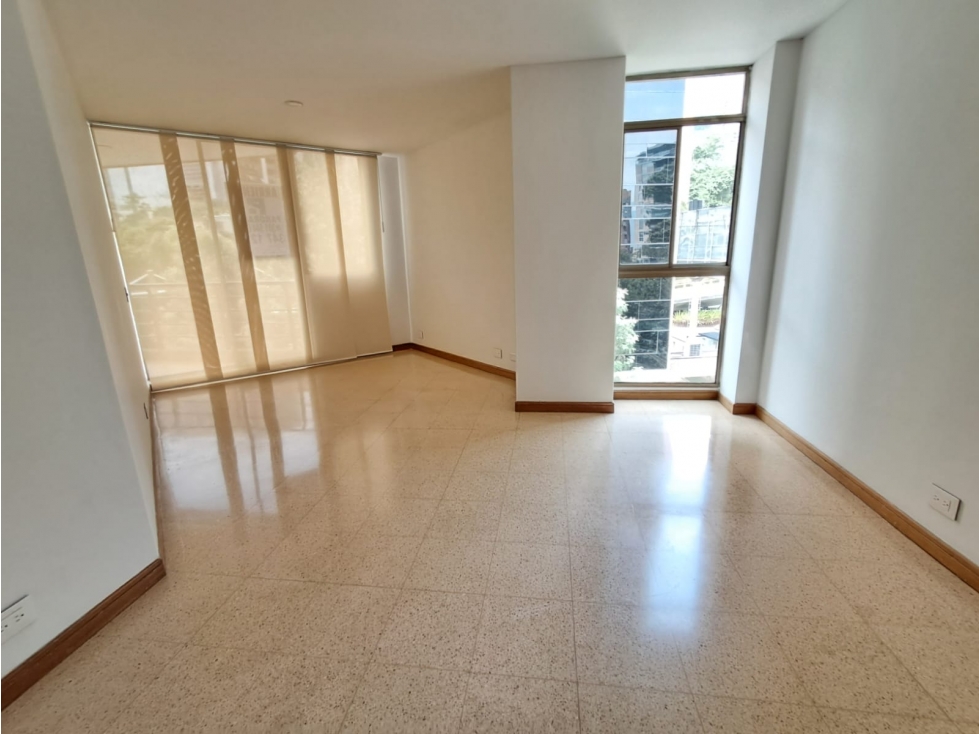 Apartamento en arriendo en la superior el poblado Medellín — foto 3
