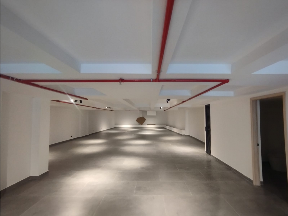 Bodega en arriendo sector laureles piso 1 — foto 4