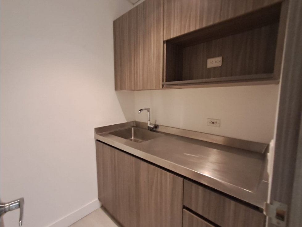 oficina en milla de oro en arriendo — foto 5