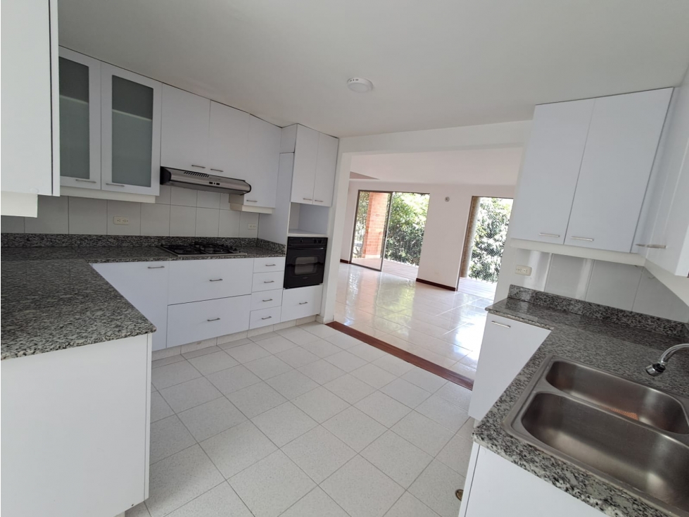 casa en arriendo en la sebastiana