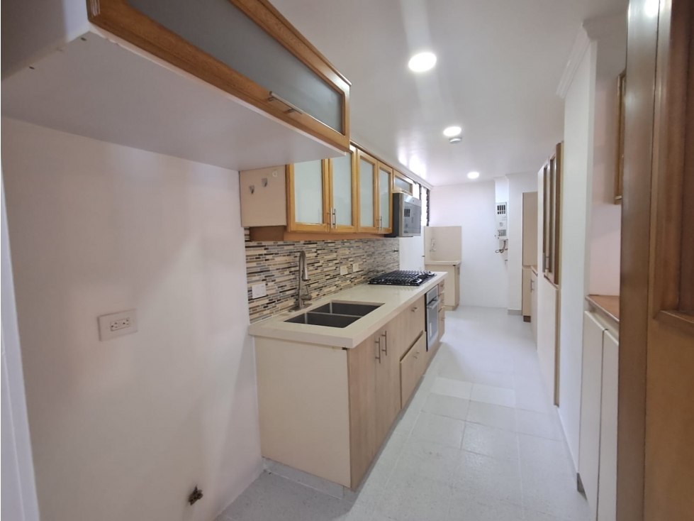 Apartamento en arriendo la 34 , la intermedia Aguacatala — foto 2