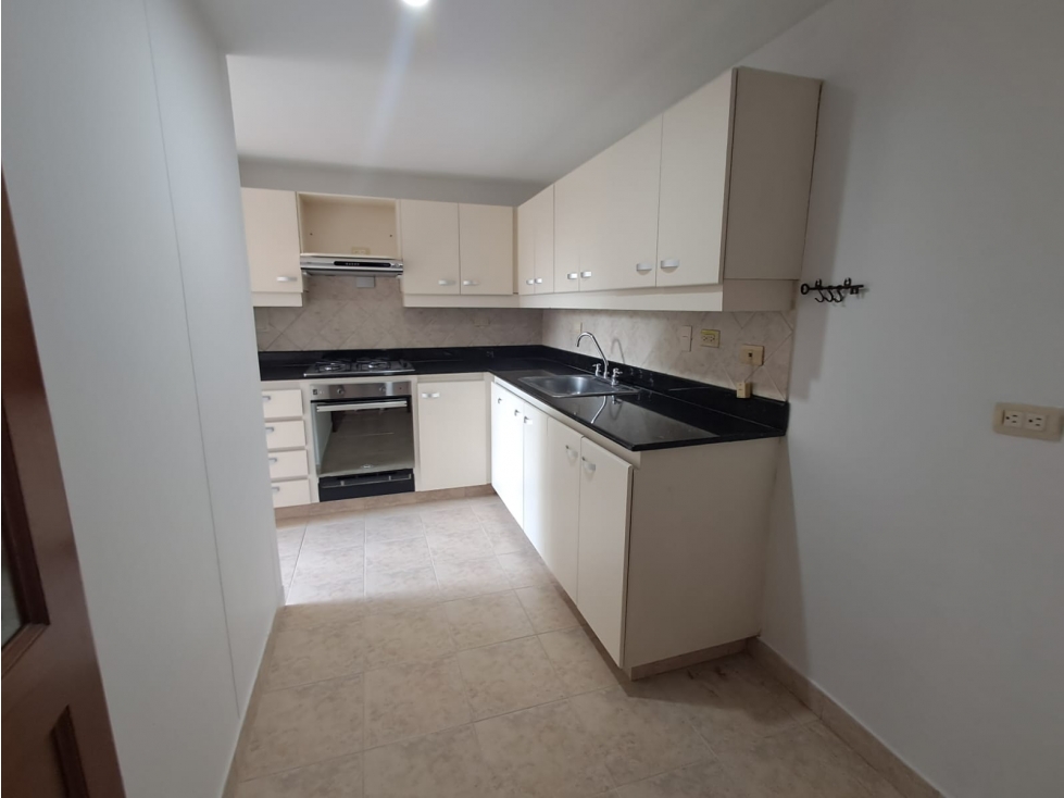 Apartamento en el tesoro en arriendo — foto 3