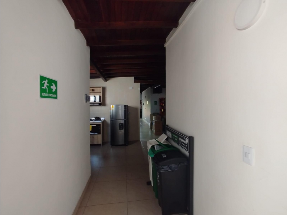 Se arrienda Casa para Local Comercial Oficinas Sector Belen la gloria — foto 4