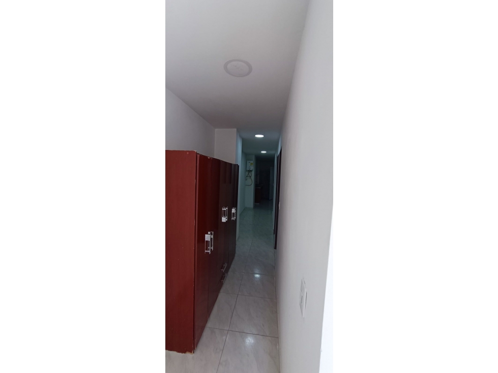 Se arrienda apartamento en el sector de la Floresta tercer piso — foto 2
