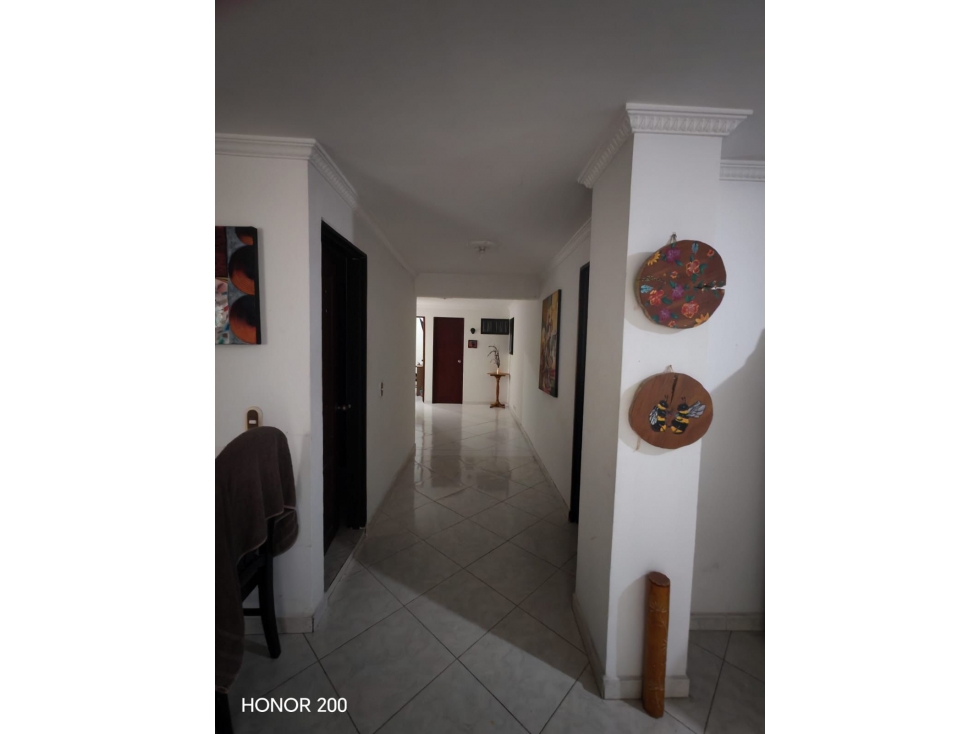 Se vende apartamento segundo piso sector la Floresta interno