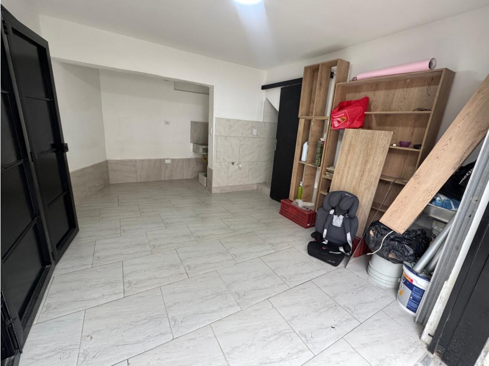 Se arrienda Local Comercial primer piso por el sector Barrio Antioquia — foto 2