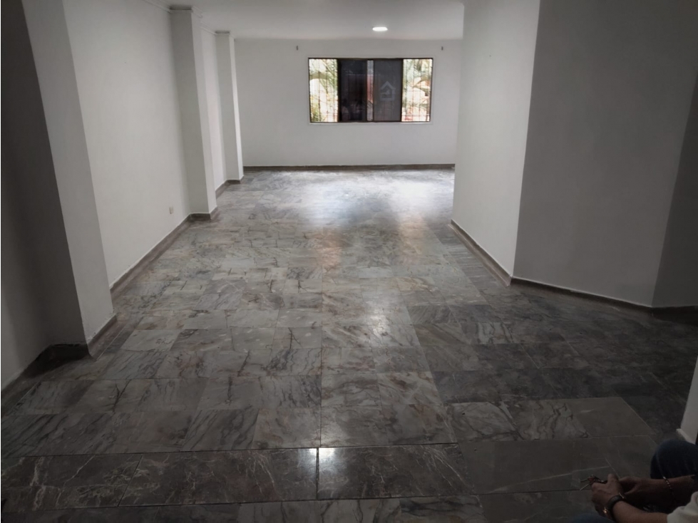 Se vende apartamento ubicado en el Sector de Laureles segundo piso — foto 2