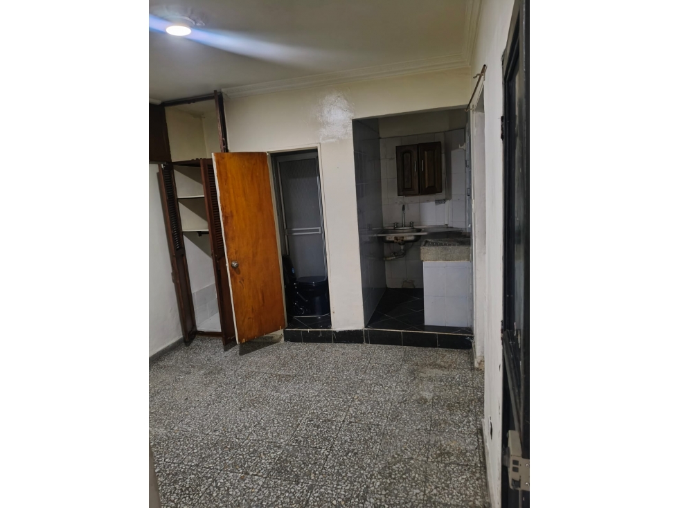 Se vende casa primer piso ubicada en toda la 80 La gloria — foto 2