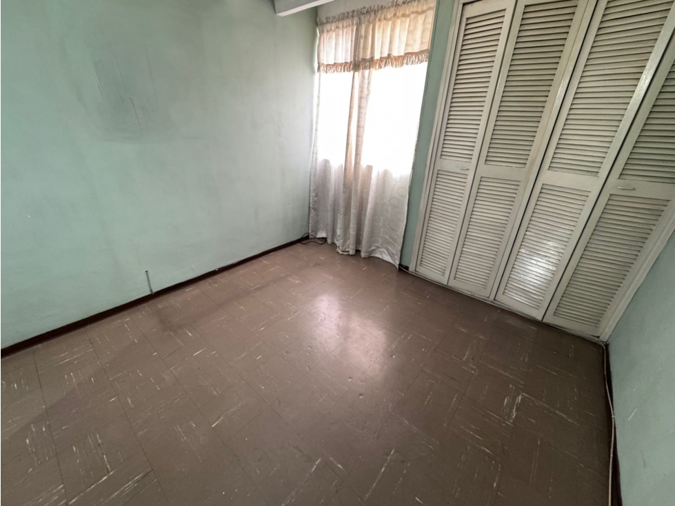 Se vende apartamento Sector Robledo Pilarica quinto piso — foto 2