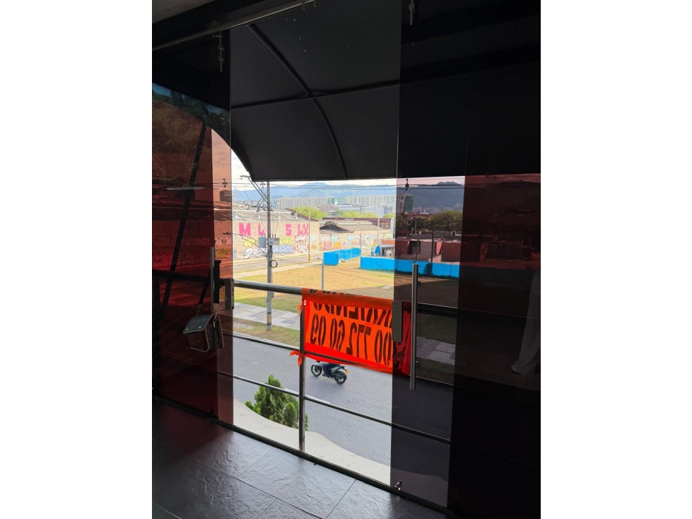 Se arrienda Local Comercial ubicado en san diego tercer piso — foto 2