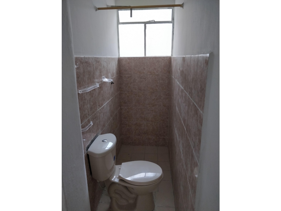 Se arrienda Casa primer piso Sector la américa, Casa Bodega o local — foto 5