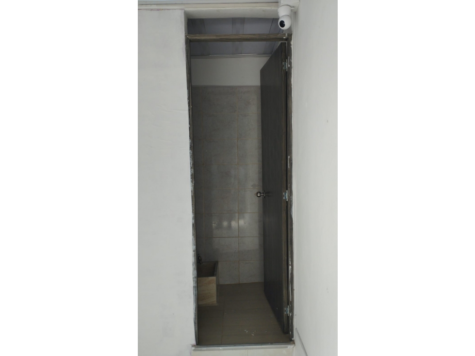 Se arrienda Local comercial ubicado en Aranjuez primer piso — foto 2