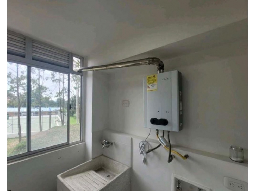 Se arrienda inmueble en Rionegro Sector Alto bonito tercer piso — foto 2