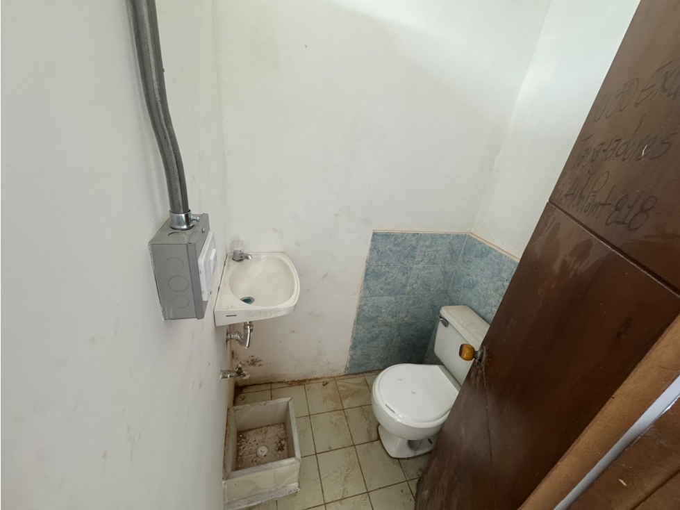 Se arrienda Local Comercial primer piso Barrio antioquia — foto 2