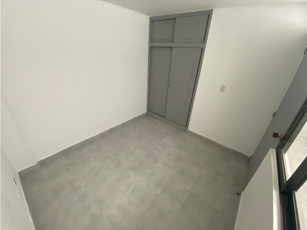 Se arrienda hermoso apartamento Sector el Nogal 3er piso — foto 2