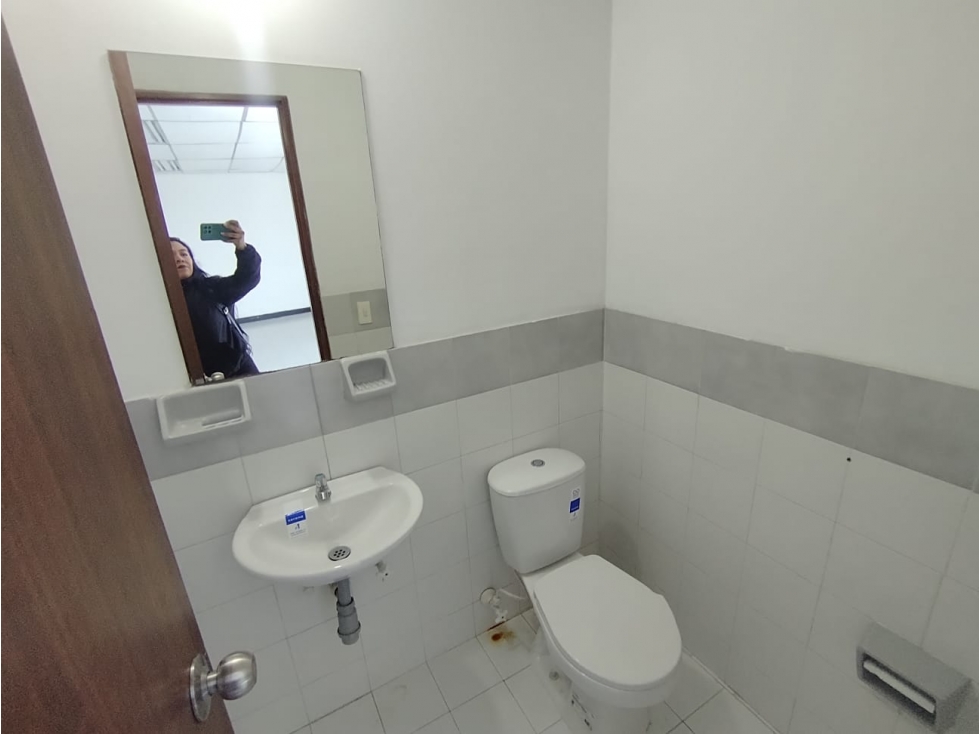 Oficina en Avenida Nutibara Arriendo — foto 6