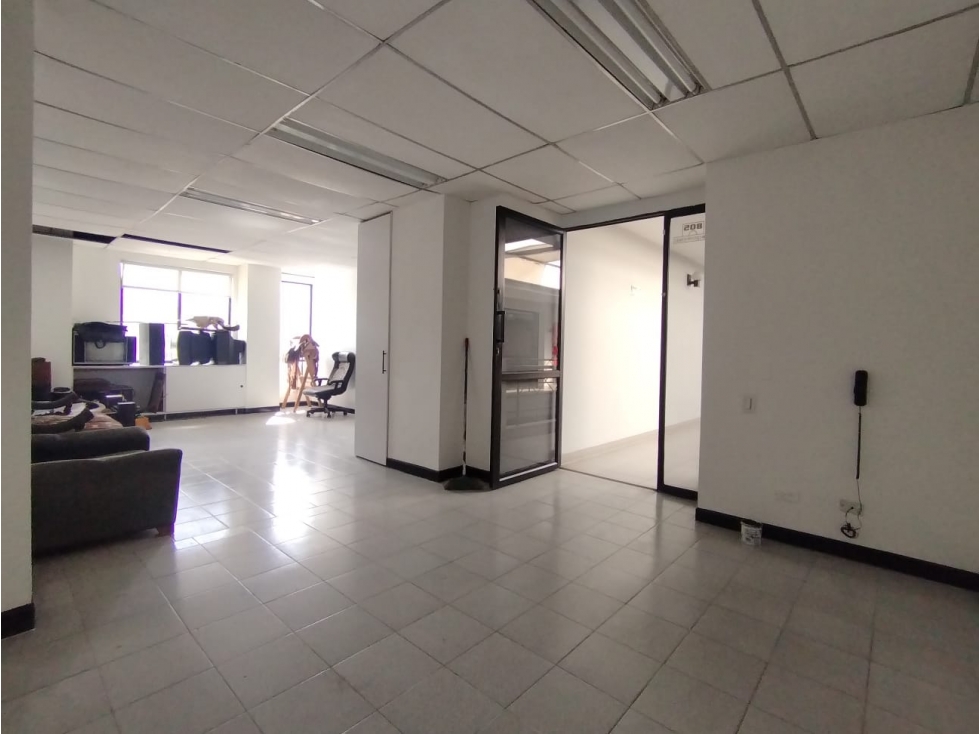 Oficina en Avenida Nutibara Arriendo — foto 2