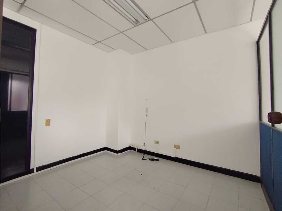 Oficina Sector Avenida Nutibara en Arriendo — foto 5