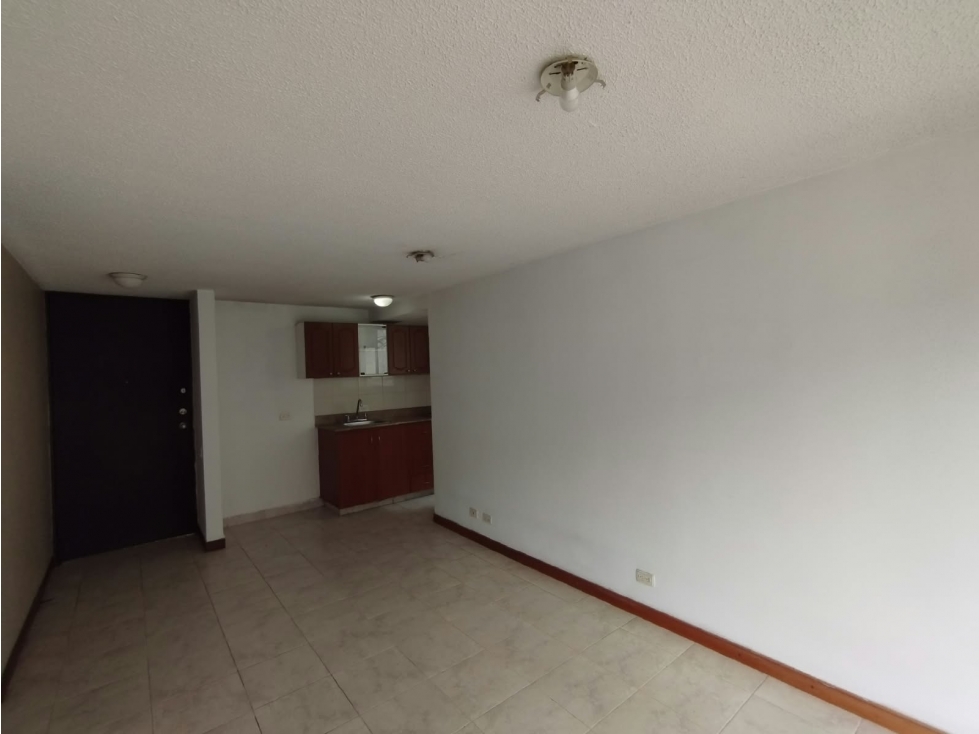Apartamento en Loma de Los Bernal para arrendar — foto 2