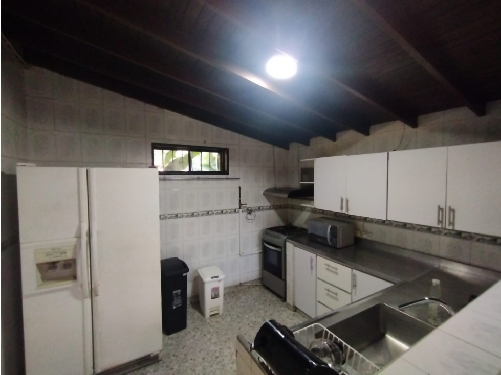 Casa comercial en arriendo en el sector de La Castellana — foto 2