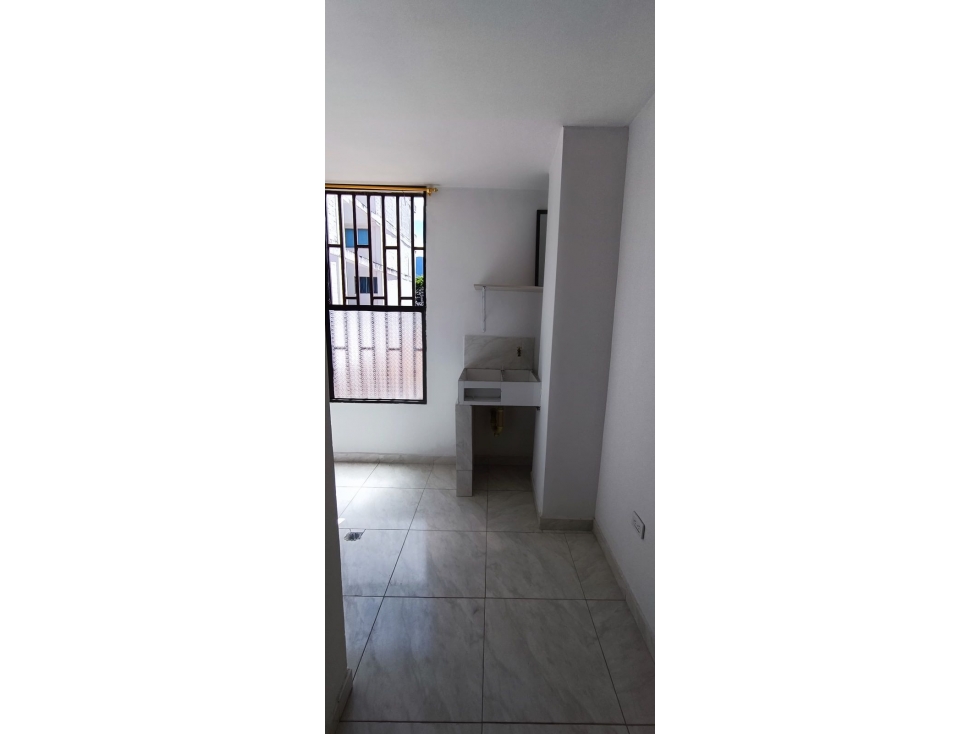 Se arrienda apartamento en el sector de la Floresta tercer piso — foto 3