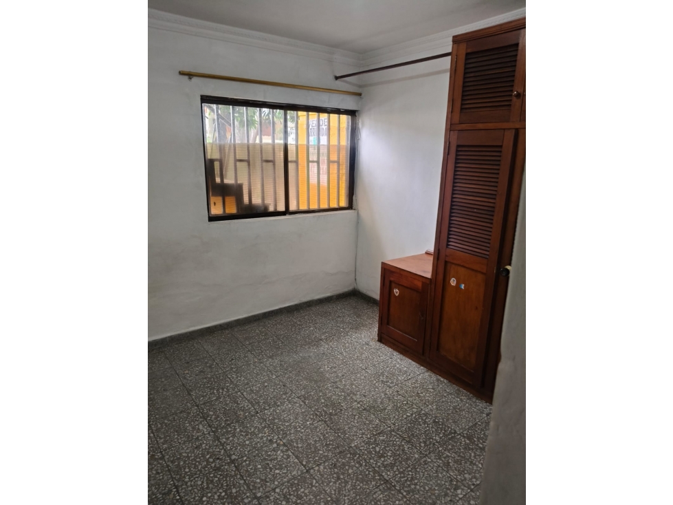 Se vende casa primer piso ubicada en toda la 80 La gloria — foto 3