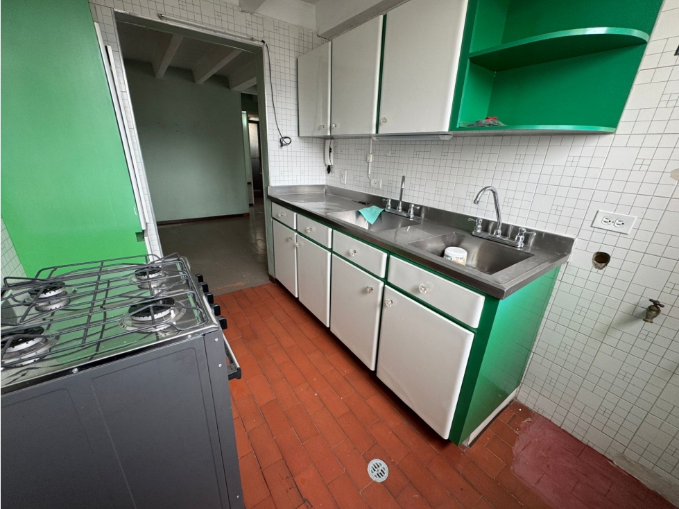 Se vende apartamento Sector Robledo Pilarica quinto piso — foto 3