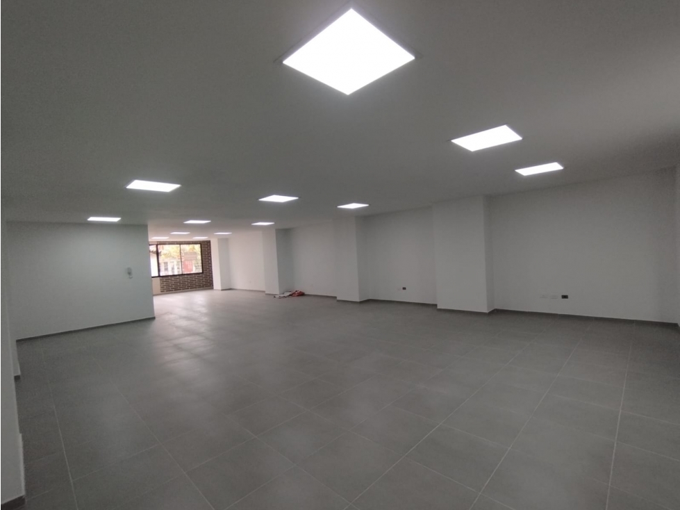 Bodega en arriendo sector calasanz piso 2 — foto 2