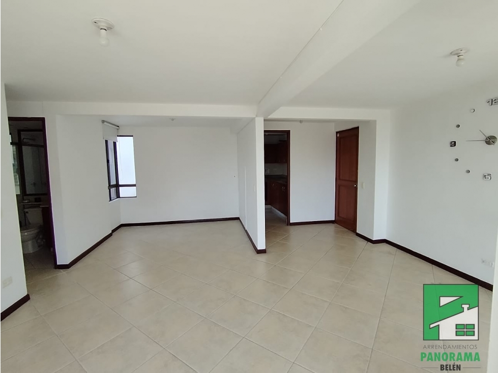Apartamento en Arriendo Sector Loma de Los Bernal — foto 3