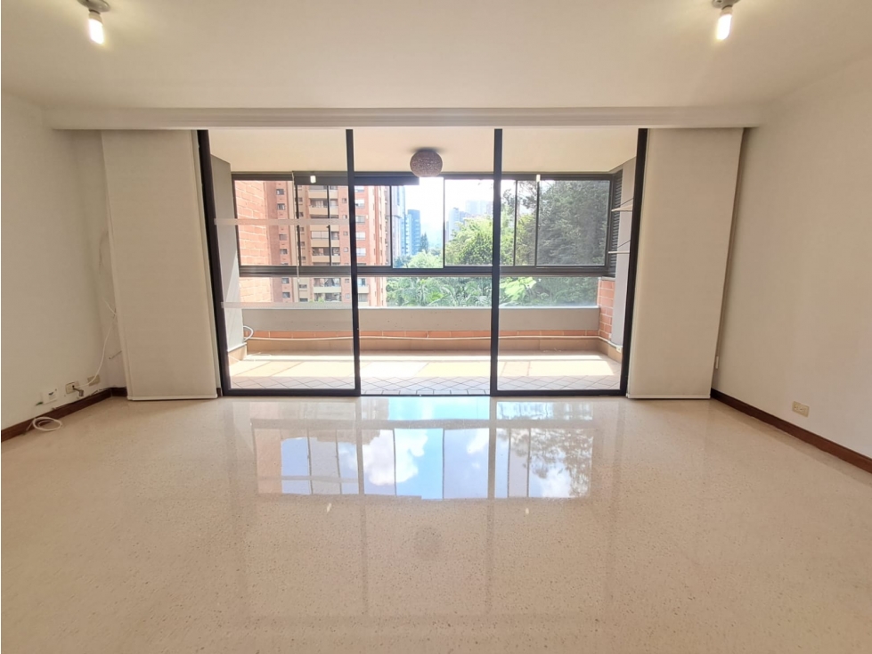Apartamento en el tesoro en arriendo — foto 4