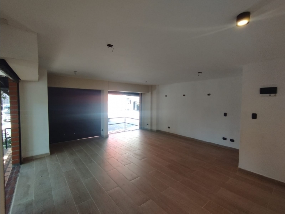 Local en arriendo en el sector de rosales — foto 3