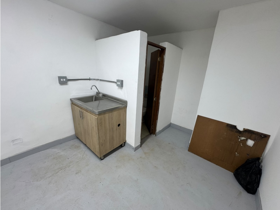 Se arrienda Local Comercial primer piso Barrio antioquia — foto 3