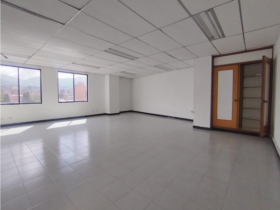 Oficina en Avenida Nutibara Arriendo — foto 2