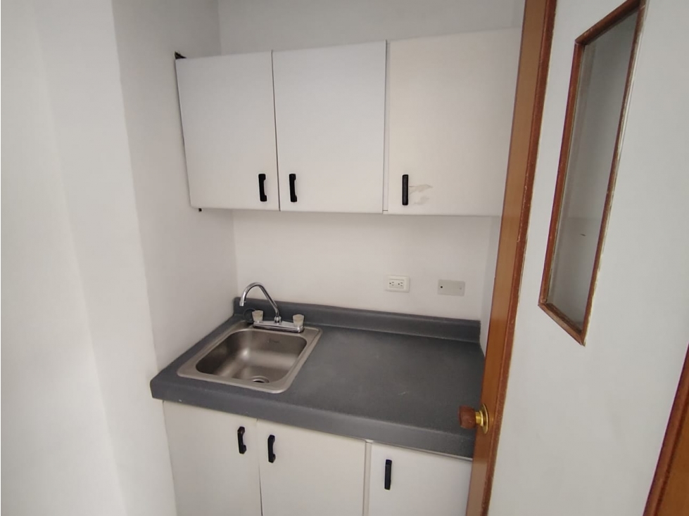 Oficina Sector Avenida Nutibara en Arriendo — foto 3