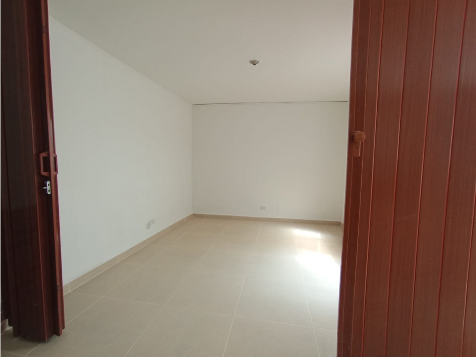 Se arrienda casa en sector de laureles nogal 1 piso — foto 3