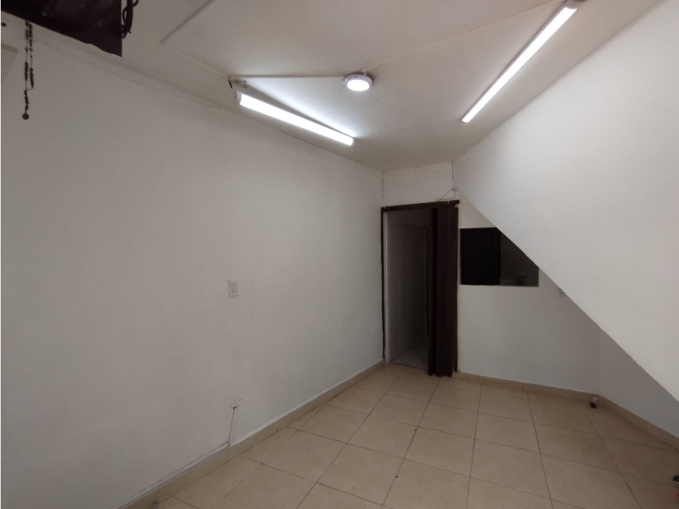 Local en arriendo sector belen bolivariana — foto 3