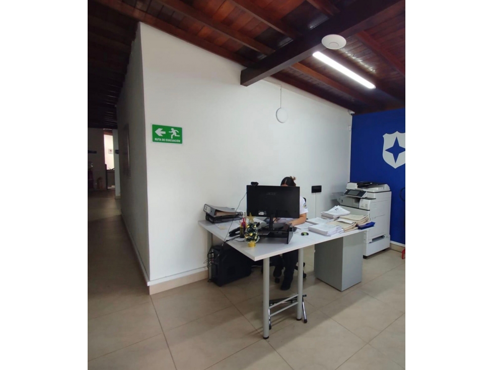 Se arrienda Casa para Local Comercial Oficinas Sector Belen la gloria — foto 6