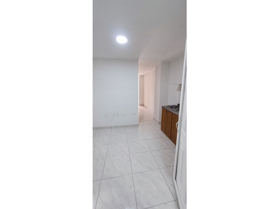 Se arrienda apartamento en el sector de la Floresta tercer piso — foto 4