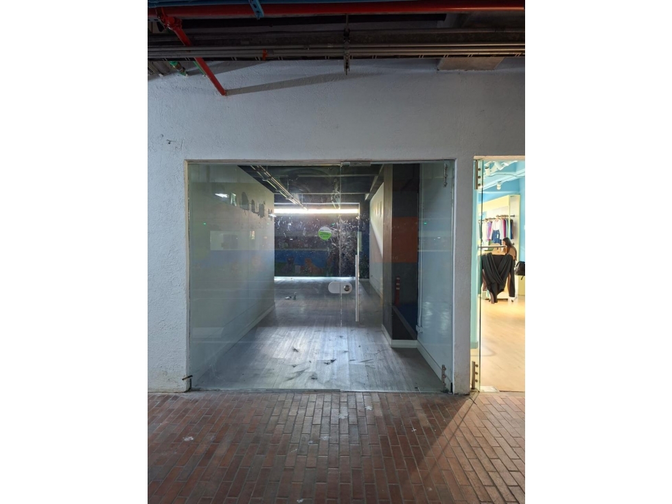 Se arrienda Local primer piso ubicado en el Centro Comercial Santa Fe — foto 4