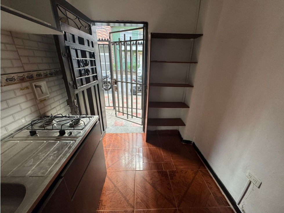 Se arrienda aparta estudio Sector Belén San Bernardo primer piso