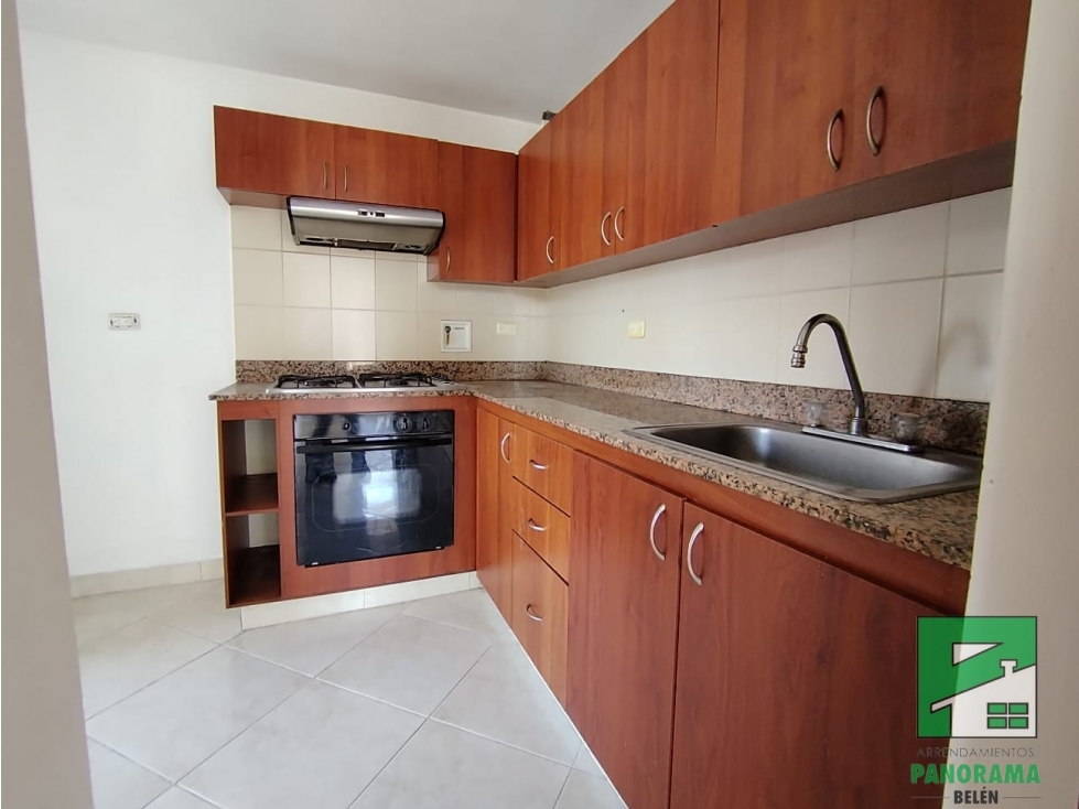 Apartamento en Arriendo Sector Loma de Los Bernal — foto 2