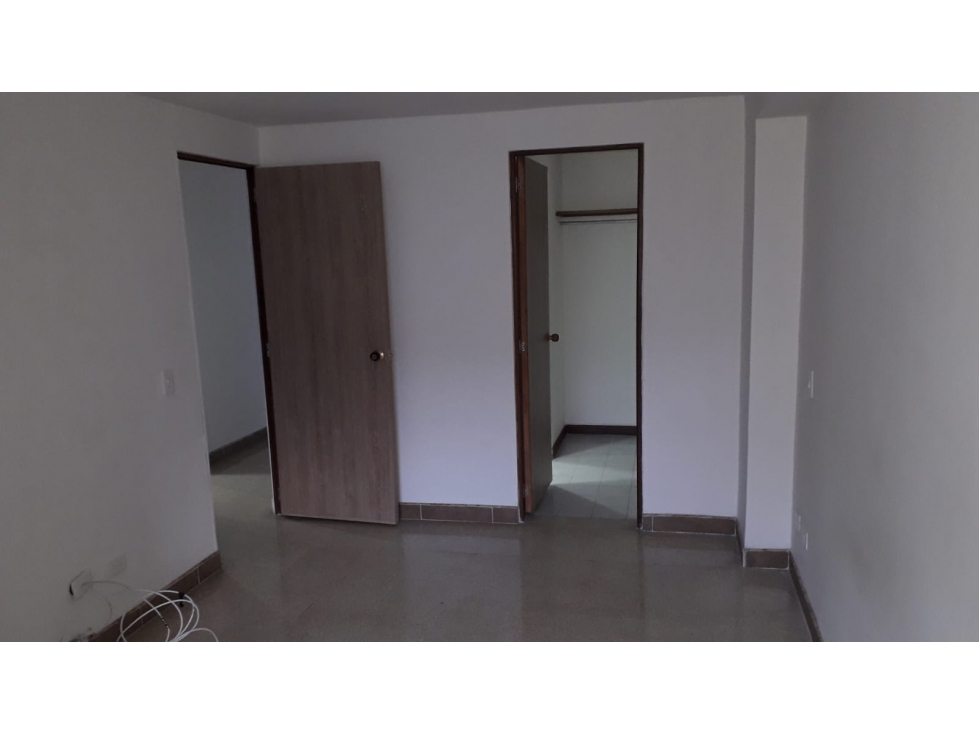 Se vende hermoso apartamento ubicado en laureles 4to piso — foto 5