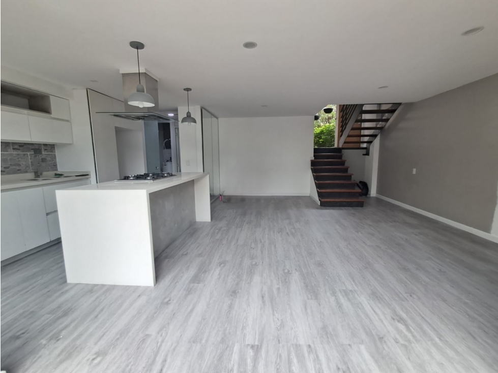 casa en Altos del poblado en arriendo